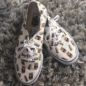 Pineapple skull vans